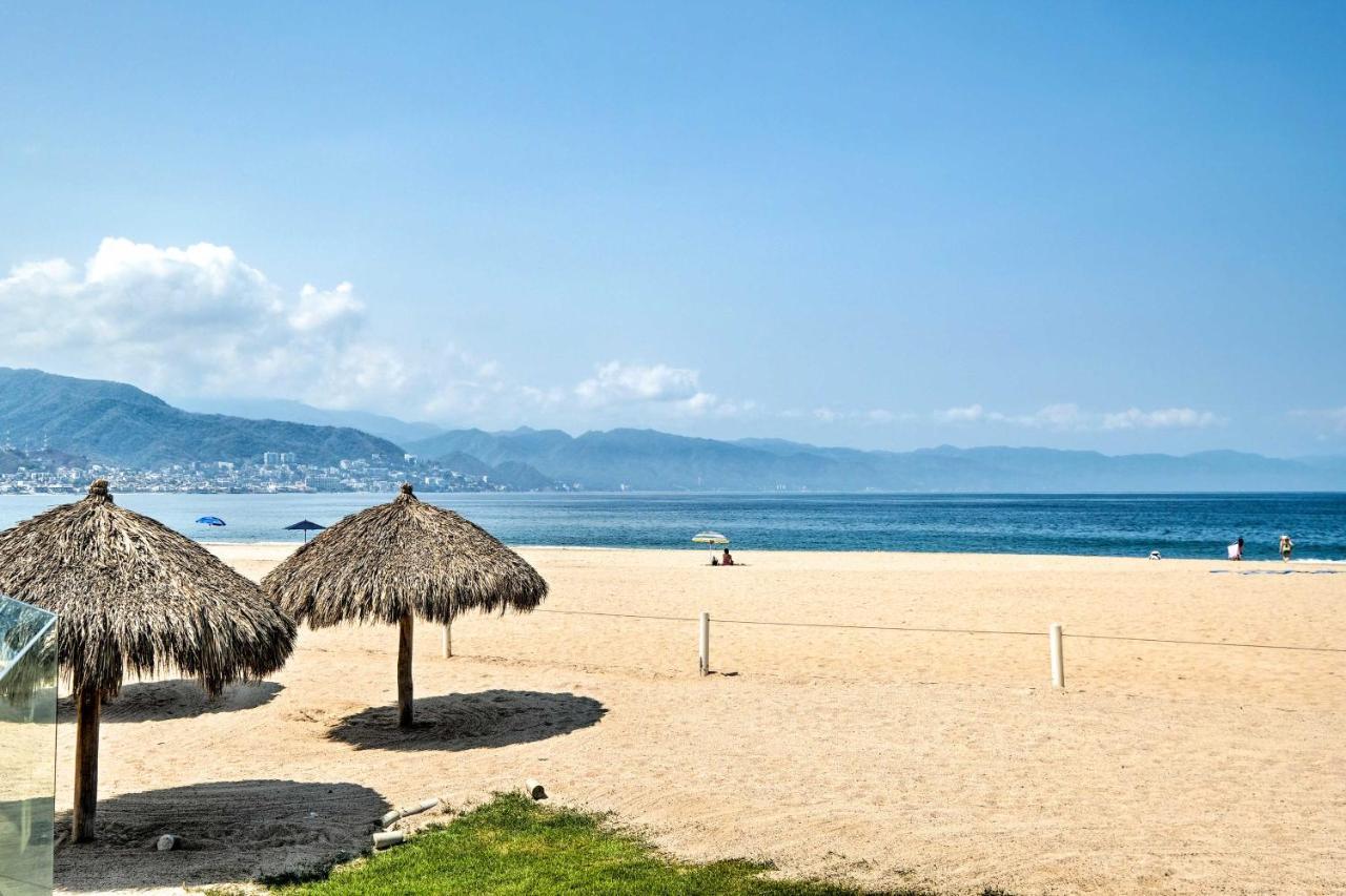 Beachfront With Wraparound Balcony! Apartamento *