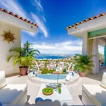 Luxury Villa Rental, Casa Yvonneka