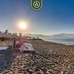Beachfront 3 Bedroom Condo With Pools - Beachclub