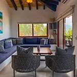 Los Tules 501 One Bedroom Apartment With Ocean Views And Lush Palm Gardens