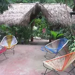 Contacto Natural (Adults Only)