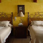 La Terraza Inn