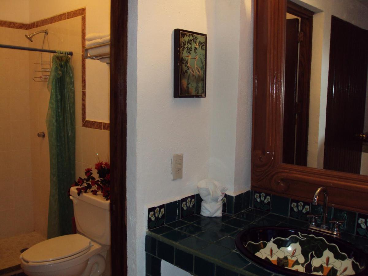 Pensión Vallarta Jr In The Exclusive Zona Romantica *