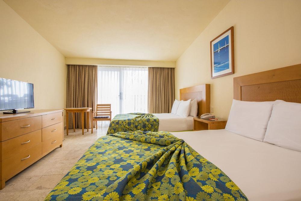 Krystal Vallarta 4*