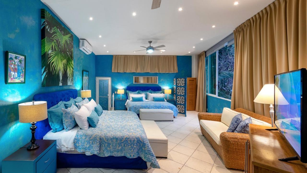 Luxury Rental, Casa Yvonneka Villa