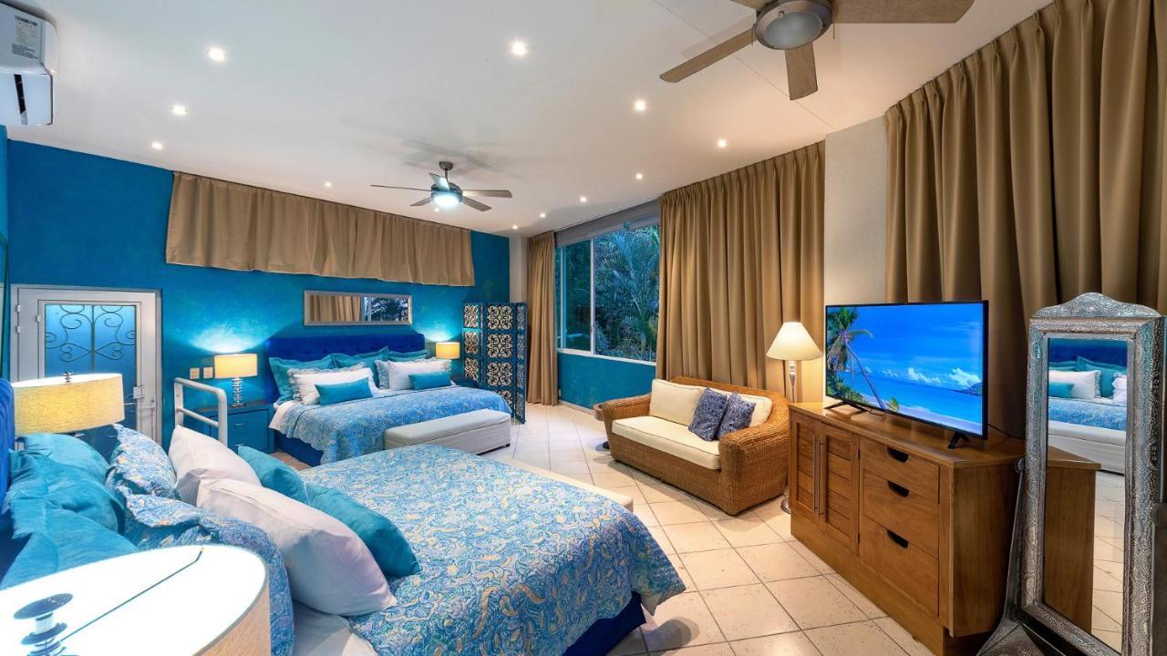 Luxury Rental, Casa Yvonneka Villa *