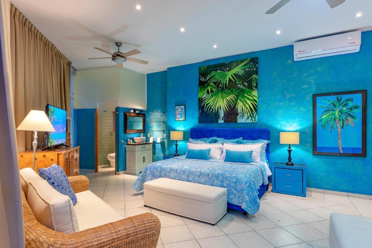 Luxury Rental, Casa Yvonneka *