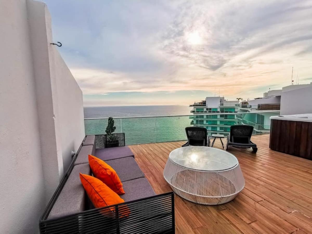 Apartamento Icon Vallarta- Ph Rooftop With Jacuzzi! Puerto Vallarta