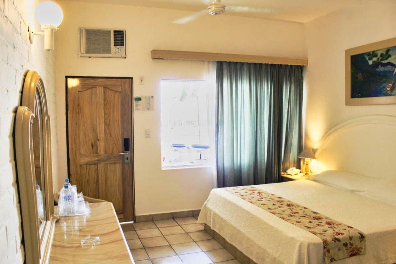 Tropicana Hotel 3*