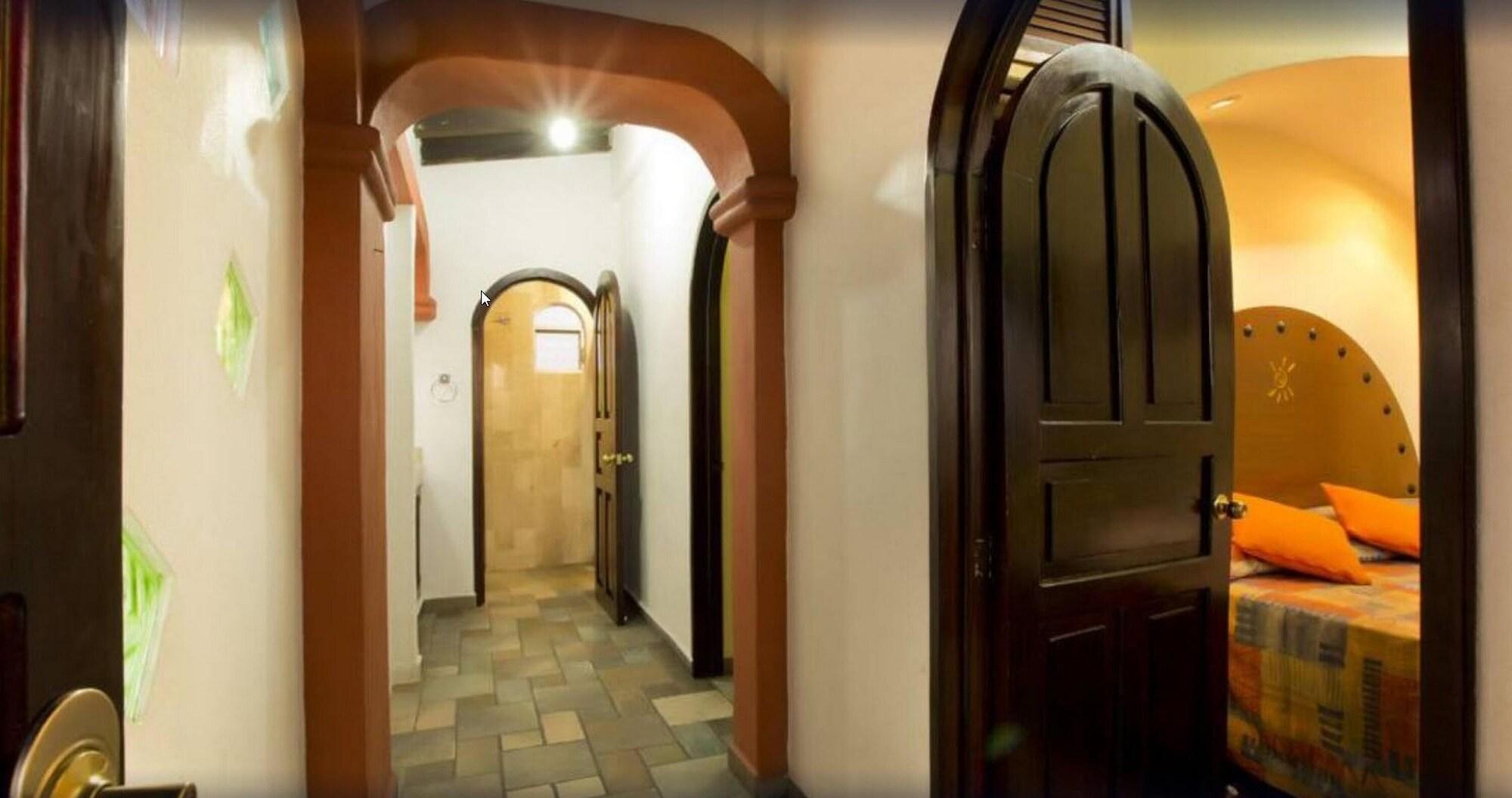 Mocali Hotel 2*