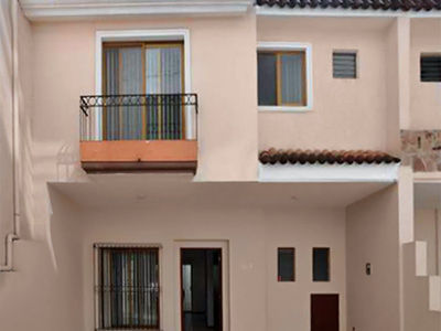 Plaza Santa María 3*