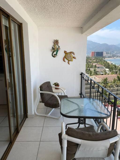 Beachfront Beside La Isla Mall Apartamento Puerto Vallarta