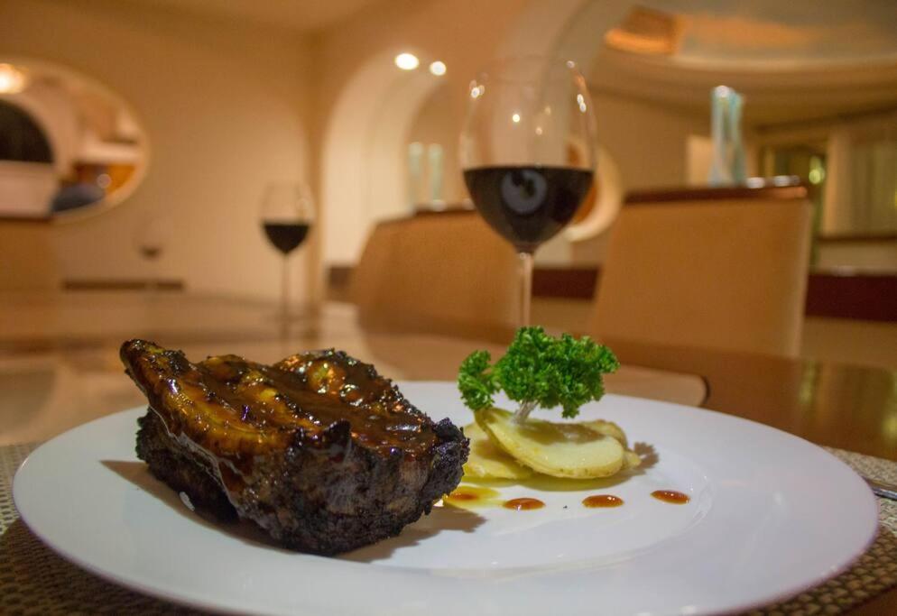 Mozzafiato Private With Full Staff And Heated Pool