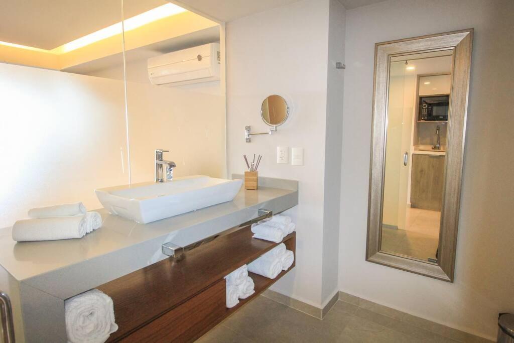 Harbor 7010 By Moikkarentals Beachfront 600mb Wifi Apartamento