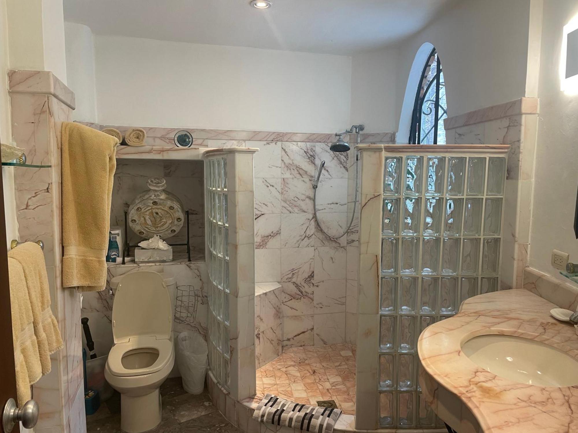 Apartment New Listing Zona Romantica, 2bd, 3 Bath *