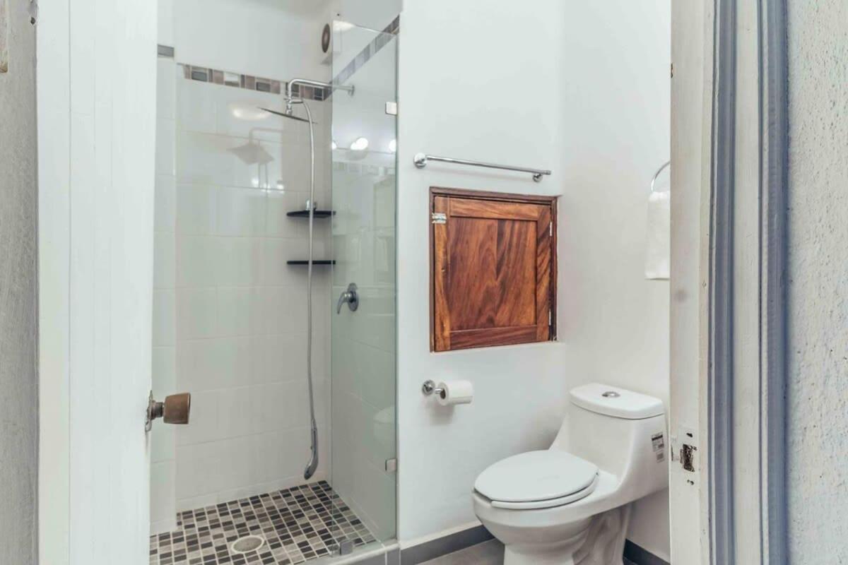 Ocean View 2br Condo-balcony-beach-pool Apartamento *