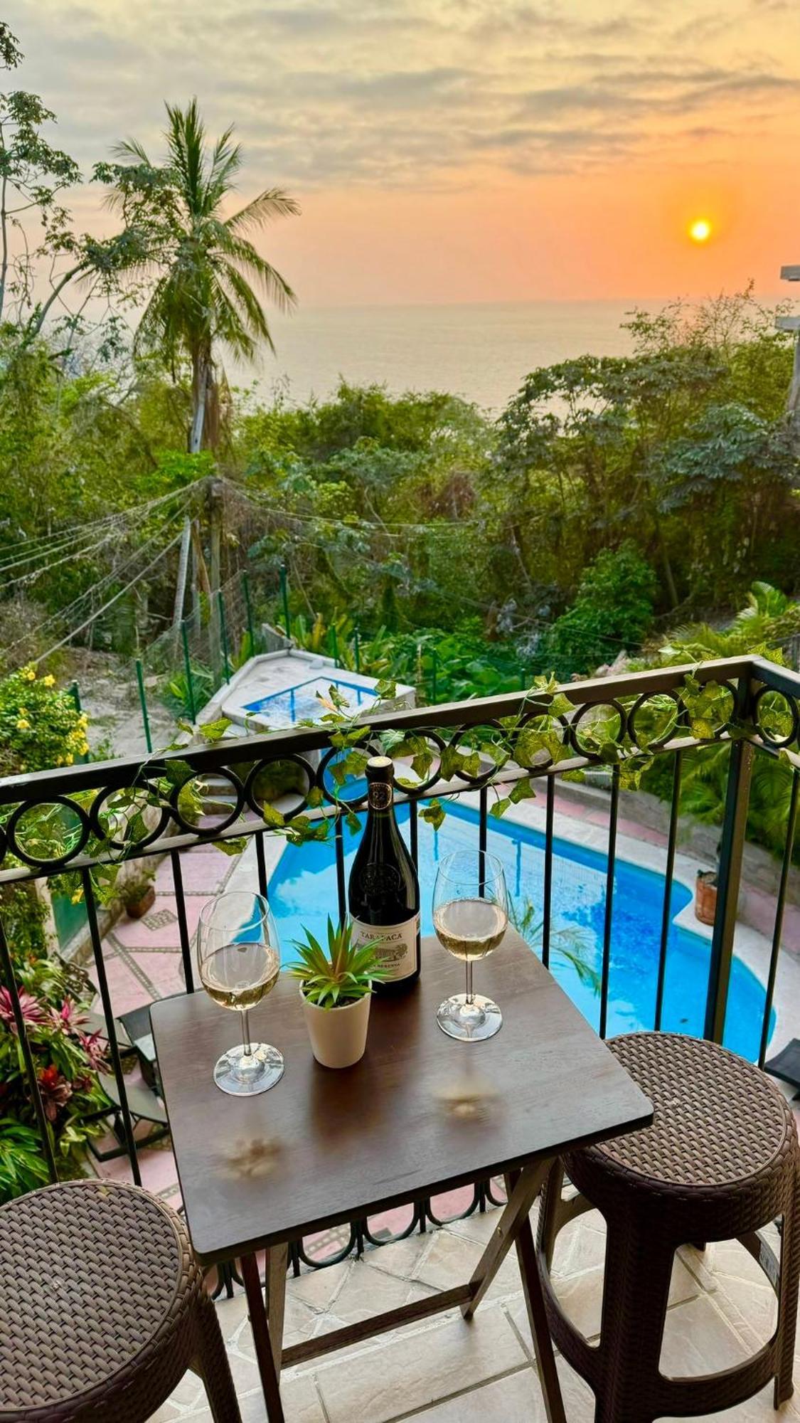 Apartment Awesome View! Quiet Puerto Vallarta