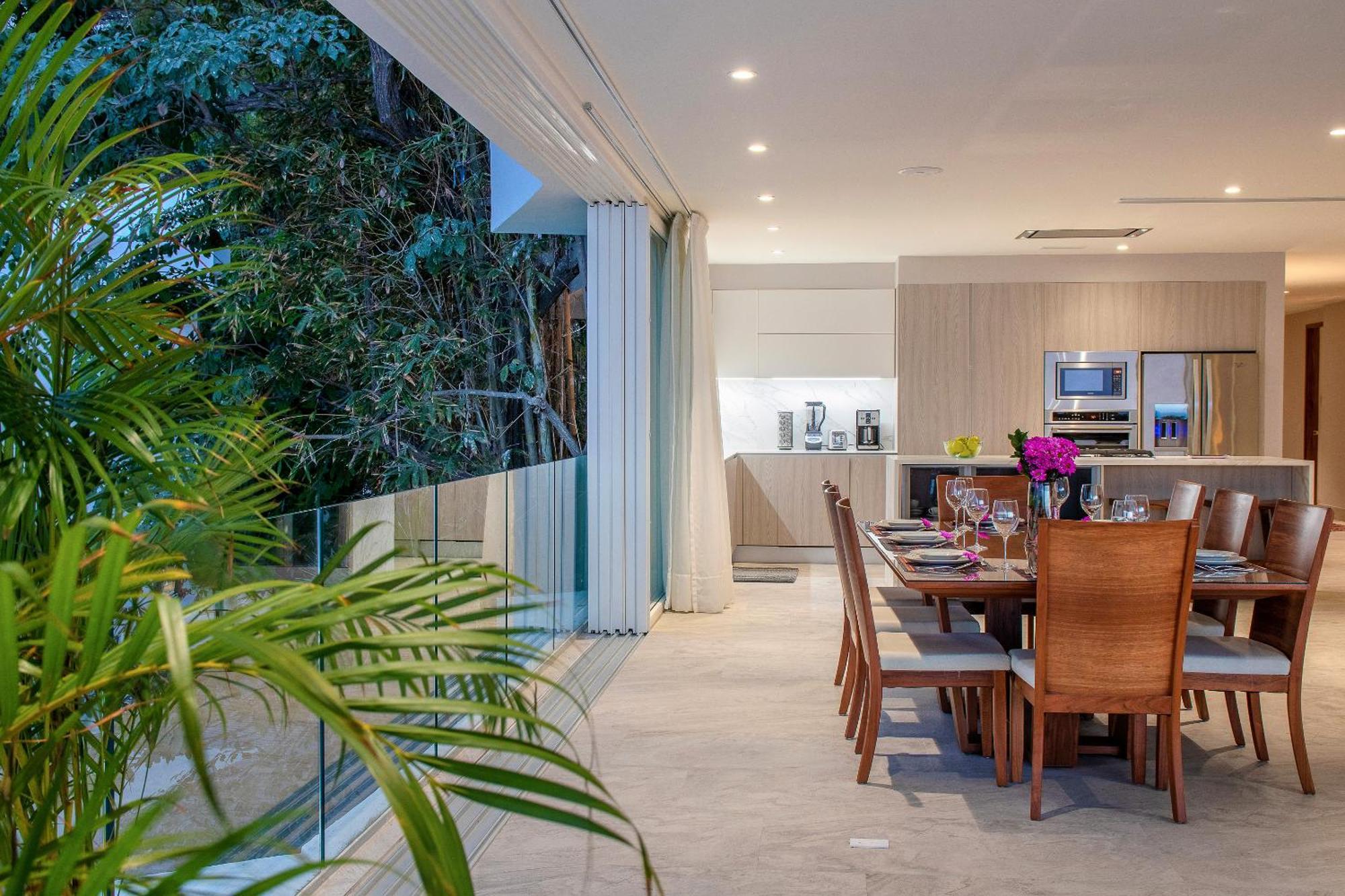 Apartamento 4 Bedroom Casa Indah Is A Gorgeous New 3400 Sf *