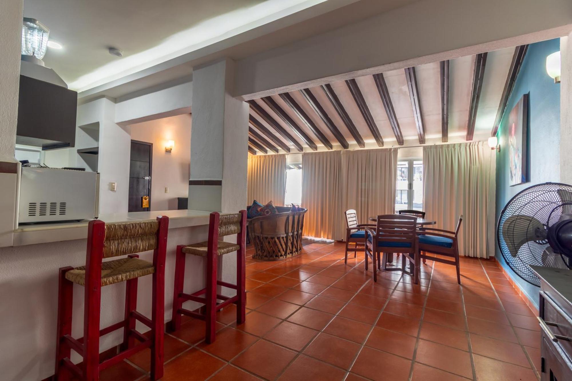La Iguana Vallarta Lgbt Adults Only - Romantic Zone - Party Clubbing Street Puerto Vallarta