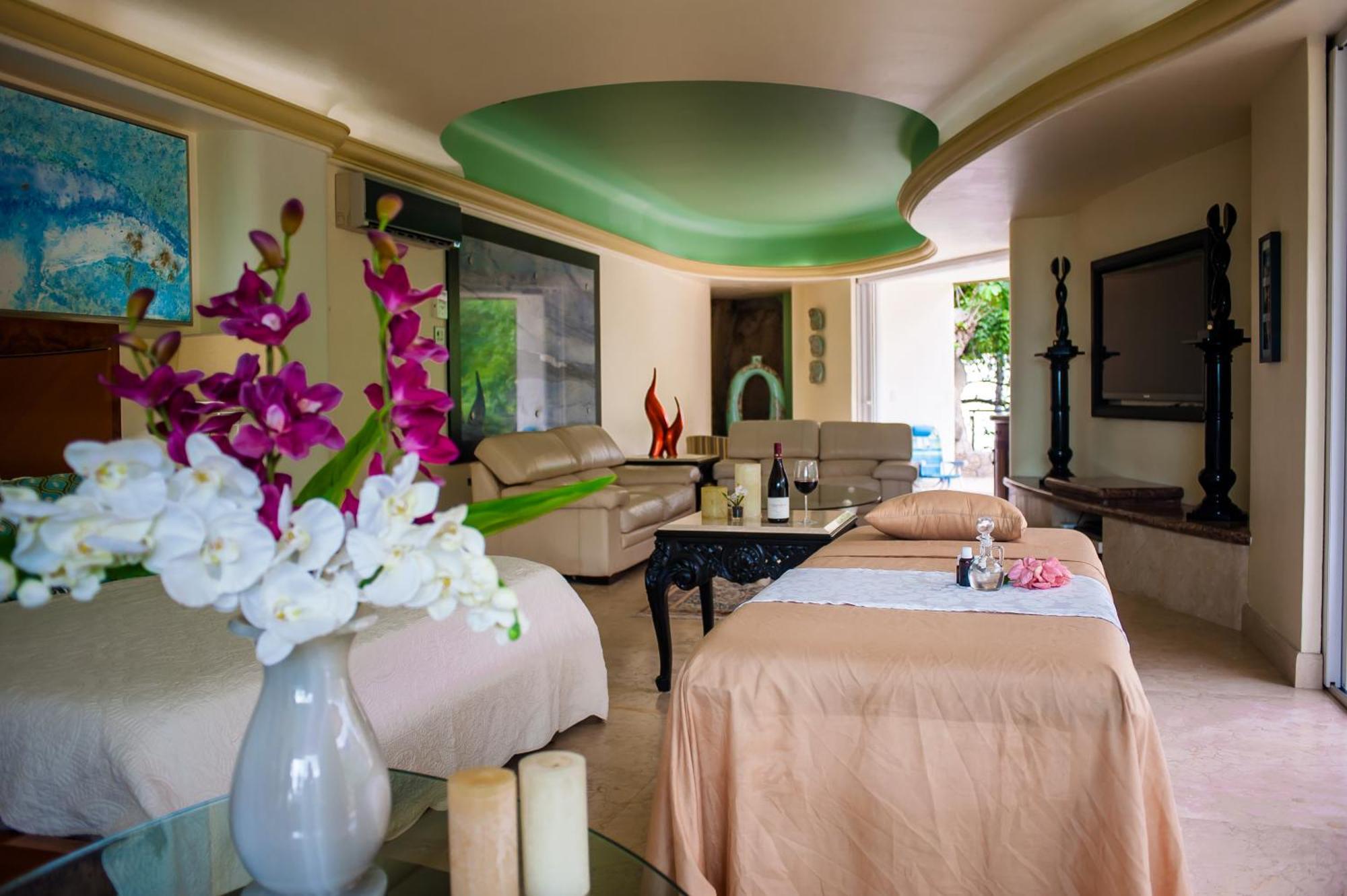 Luxury Ocean Frontage Boutique *