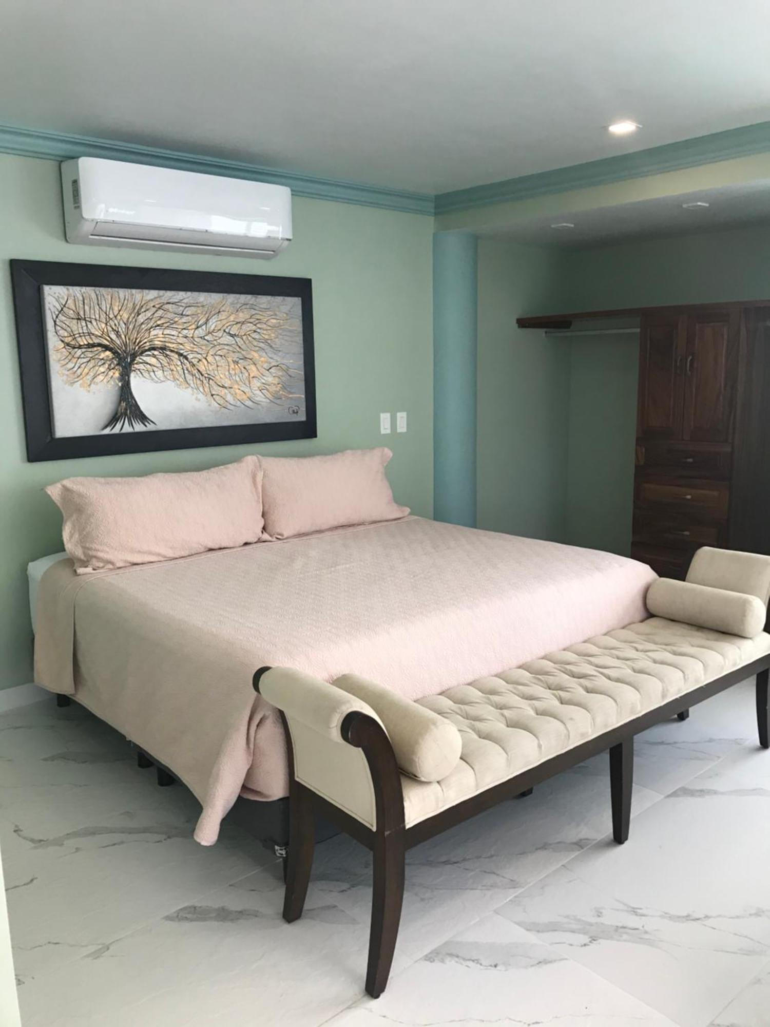 Luxury Ocean Frontage Boutique Hotel *