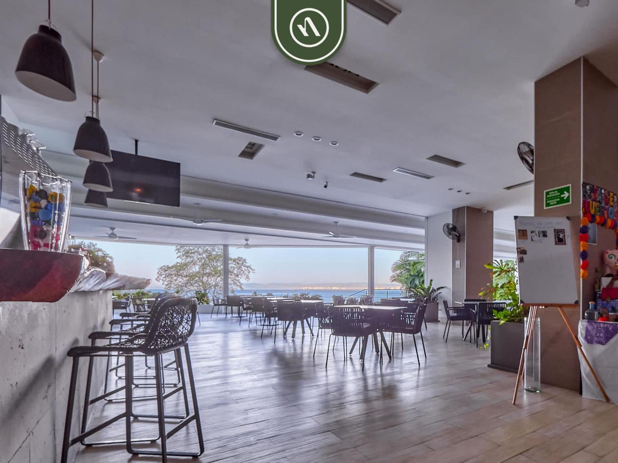 Apartment Luxury 3 Bedroom - Beachfront - Multiple Pools *