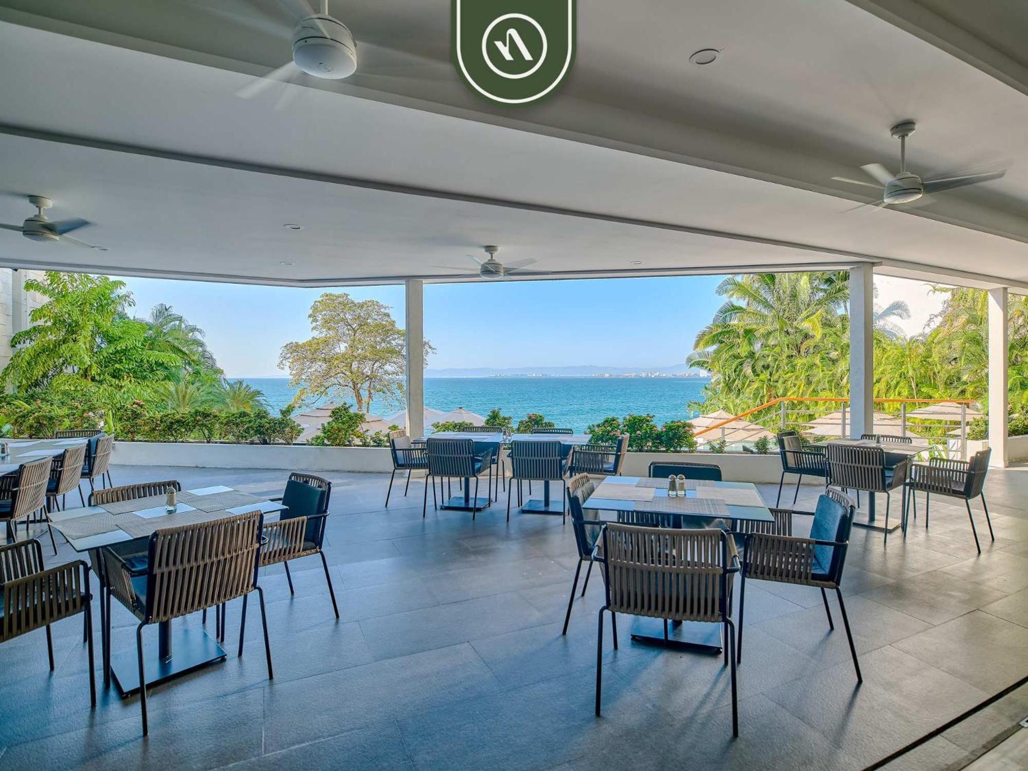 Luxury 3 Bedroom - Beachfront - Multiple Pools * Puerto Vallarta