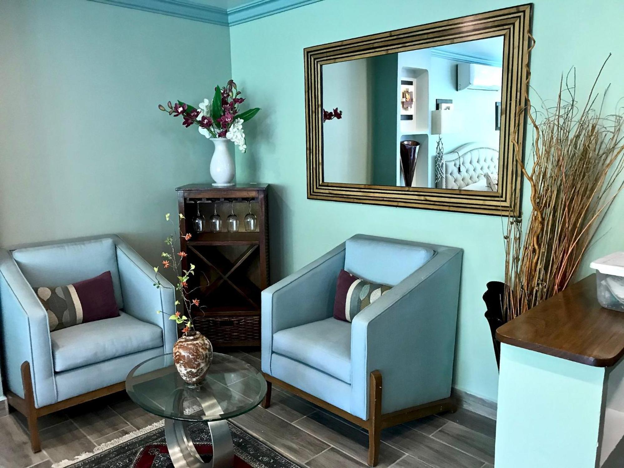 Luxury Frontage For Rent Villa *