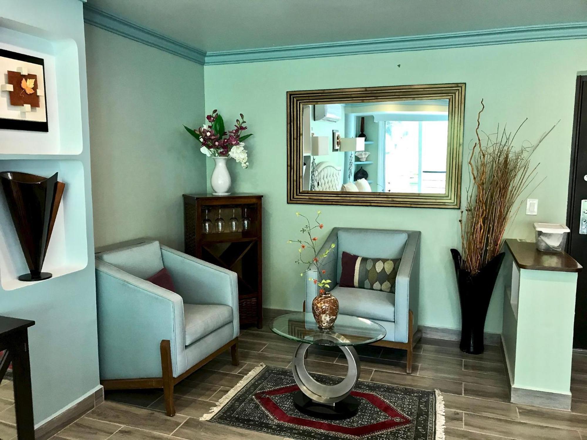 Luxury Frontage For Rent Villa *
