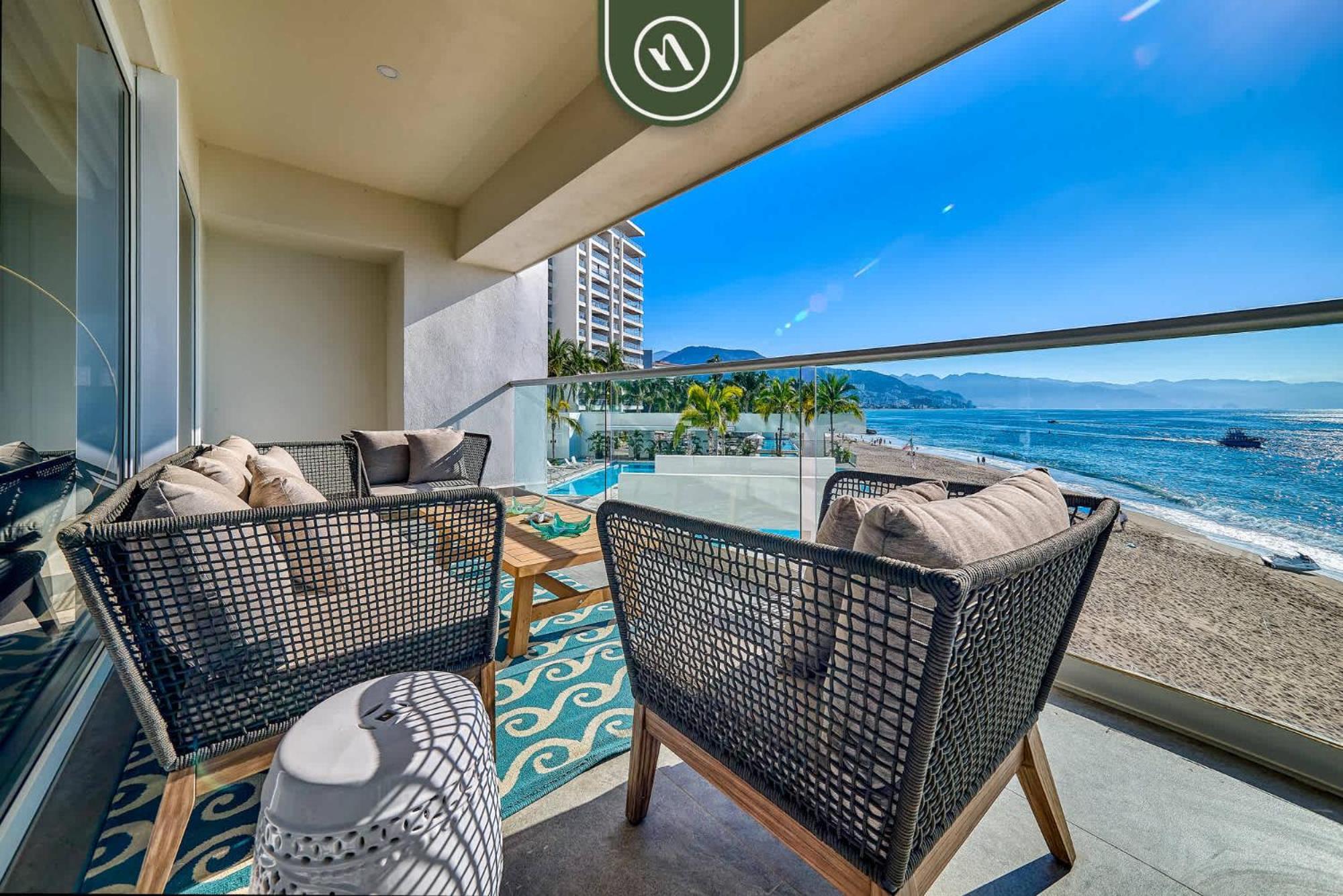 Luxury 4 Bedroom Right Next To The - Pools