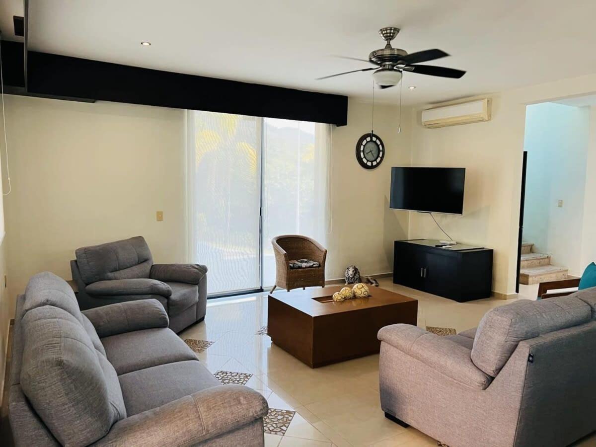 Сasa de vacaciones Ocean View Oasis With Hot Tub Sandy & Waterfall *