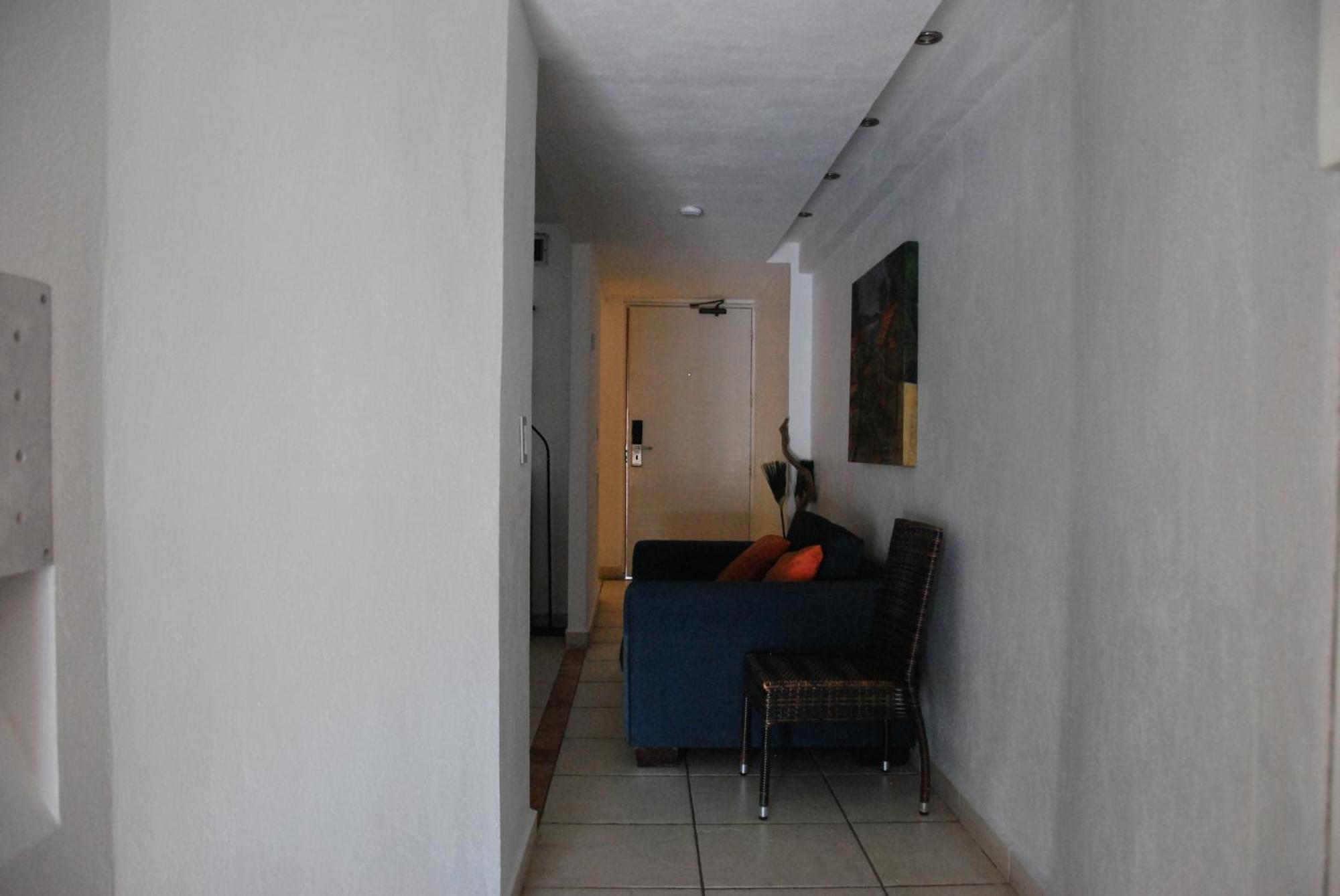 Beachfront Beside La Isla Mall Apartamento
