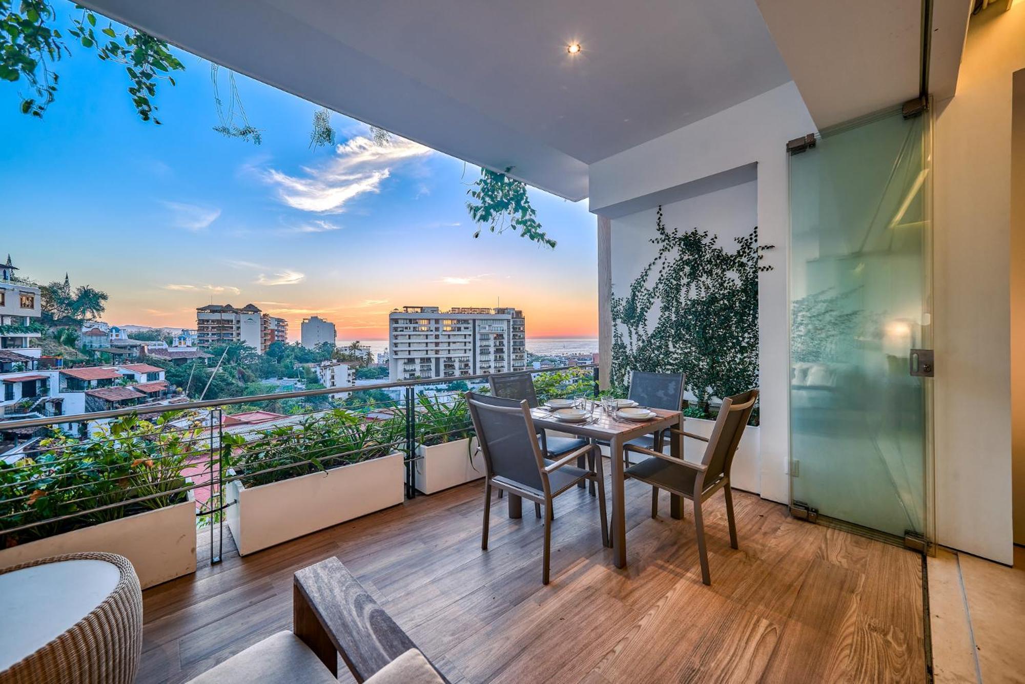 Apartamento Ocean View Luxury - Walk To The Beach, Clubs And Restaurants *
