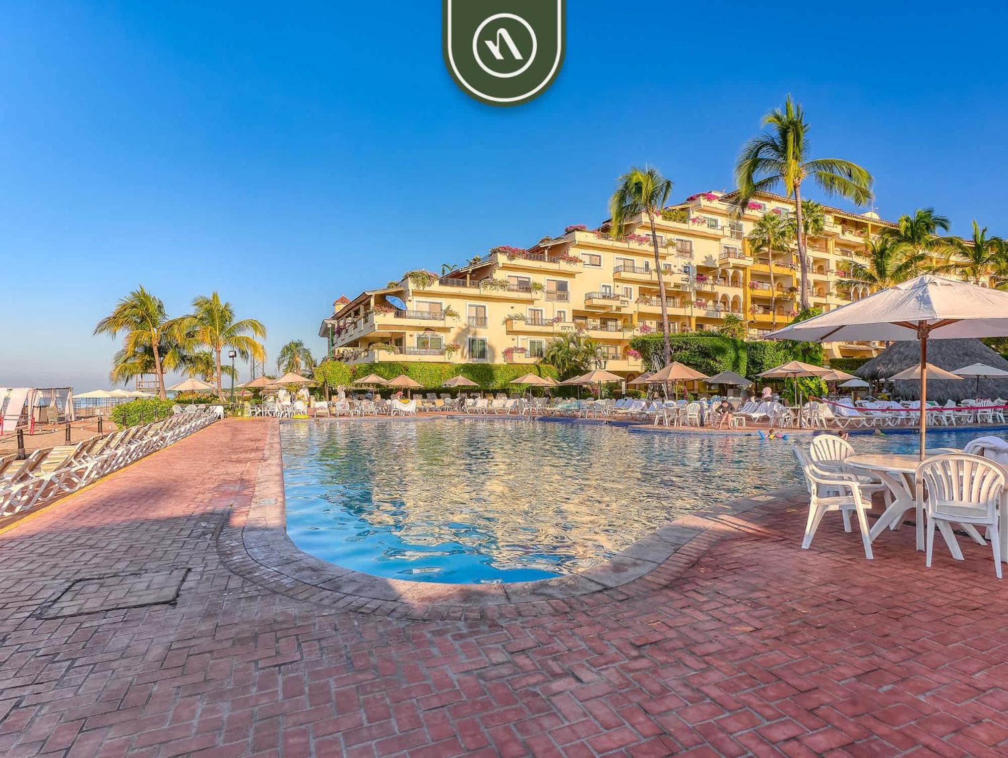 Beachfront 3 Bedroom With Pools - Beachclub