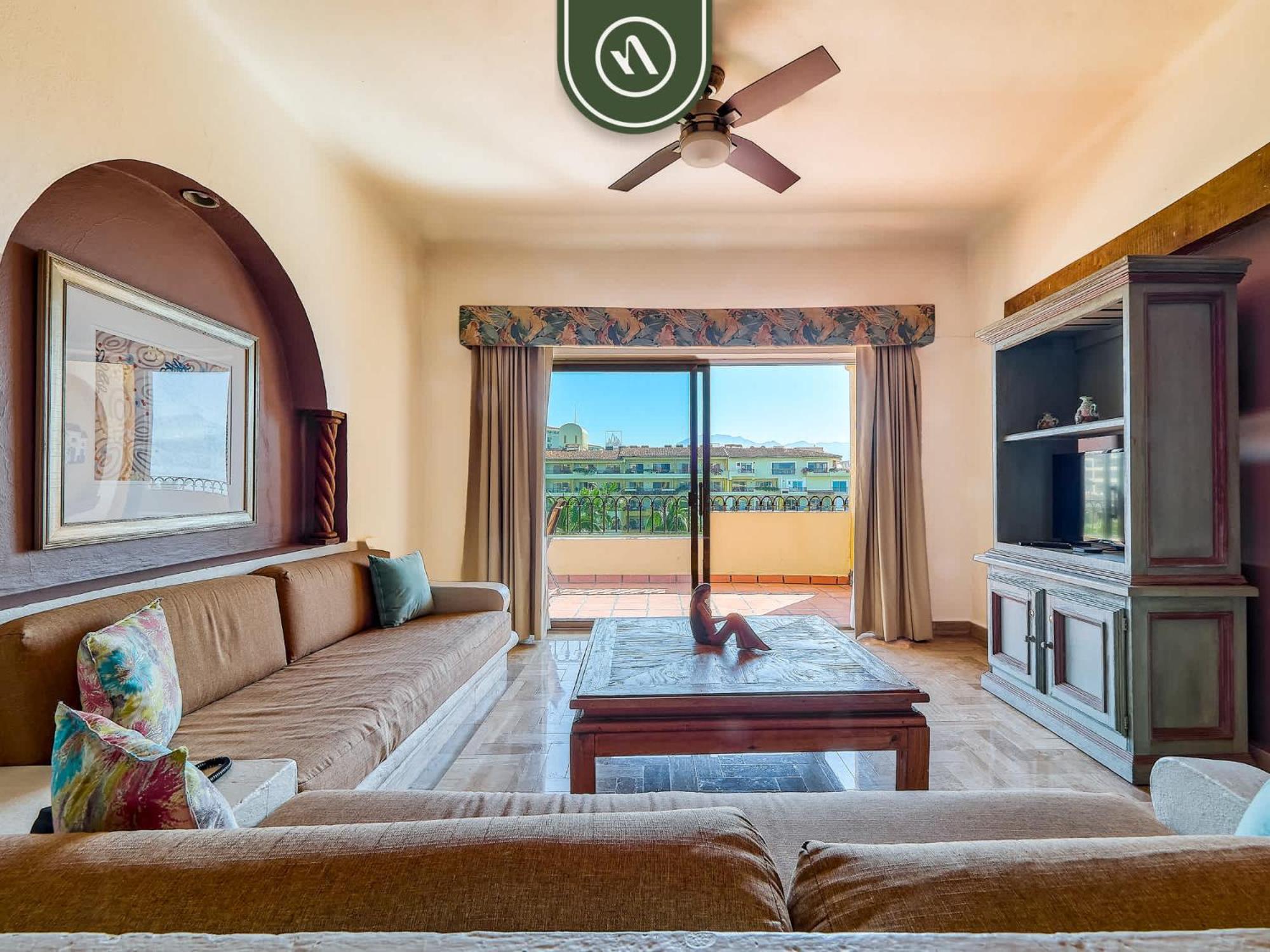 Beachfront 3 Bedroom With Pools - Beachclub Apartment