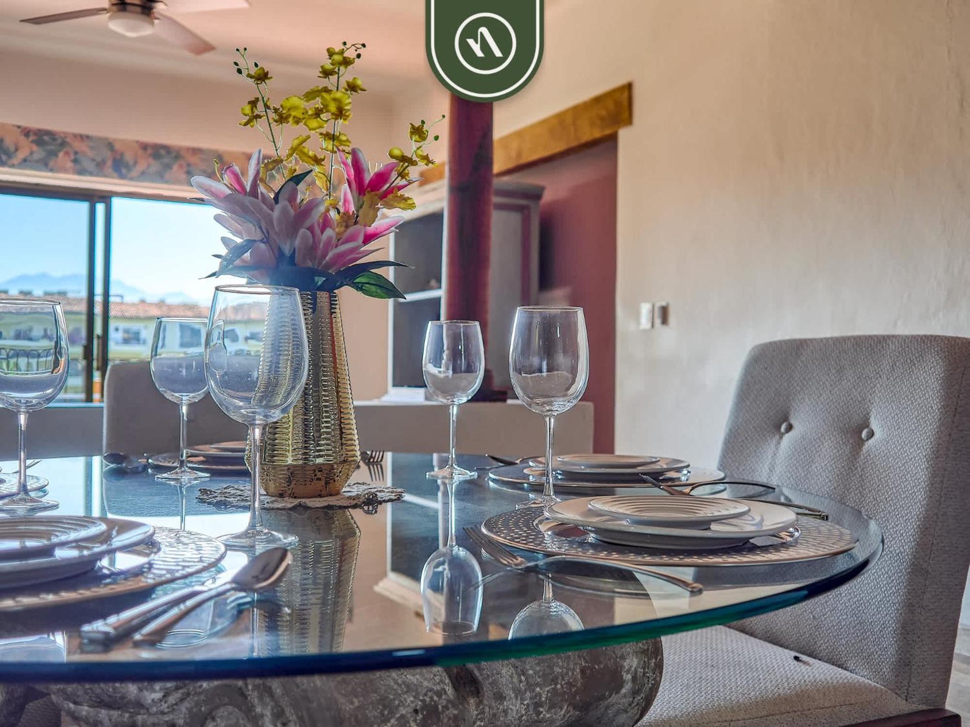 Beachfront 3 Bedroom With Pools - Beachclub Apartment