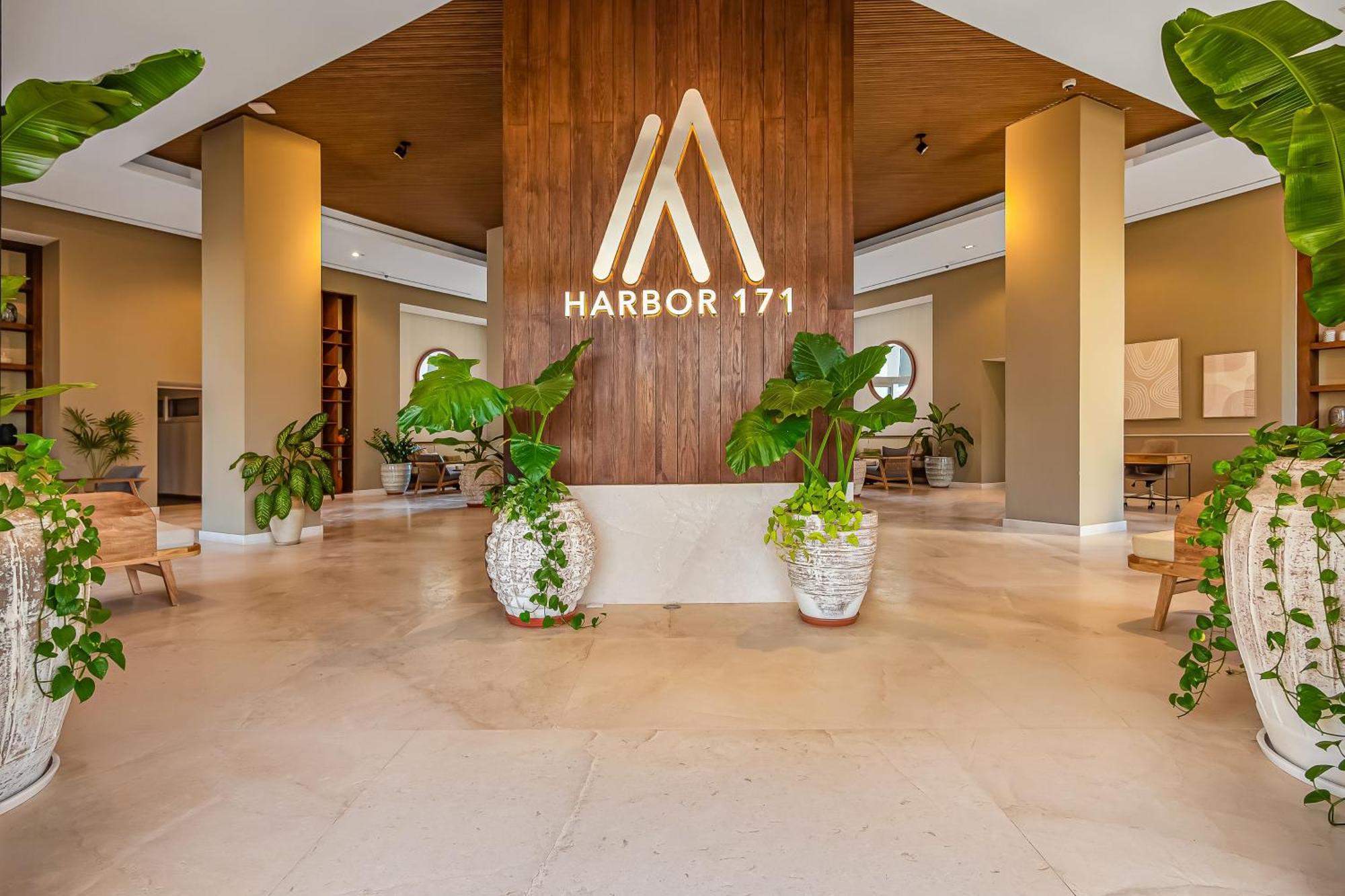 Harbor 171 Torre Norte 2408 * Puerto Vallarta