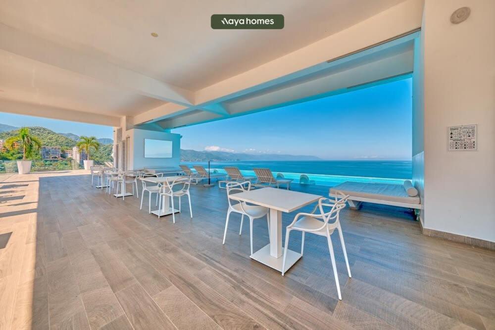 Luxury 1br With View - Jacuzzi - King Bed Puerto Vallarta