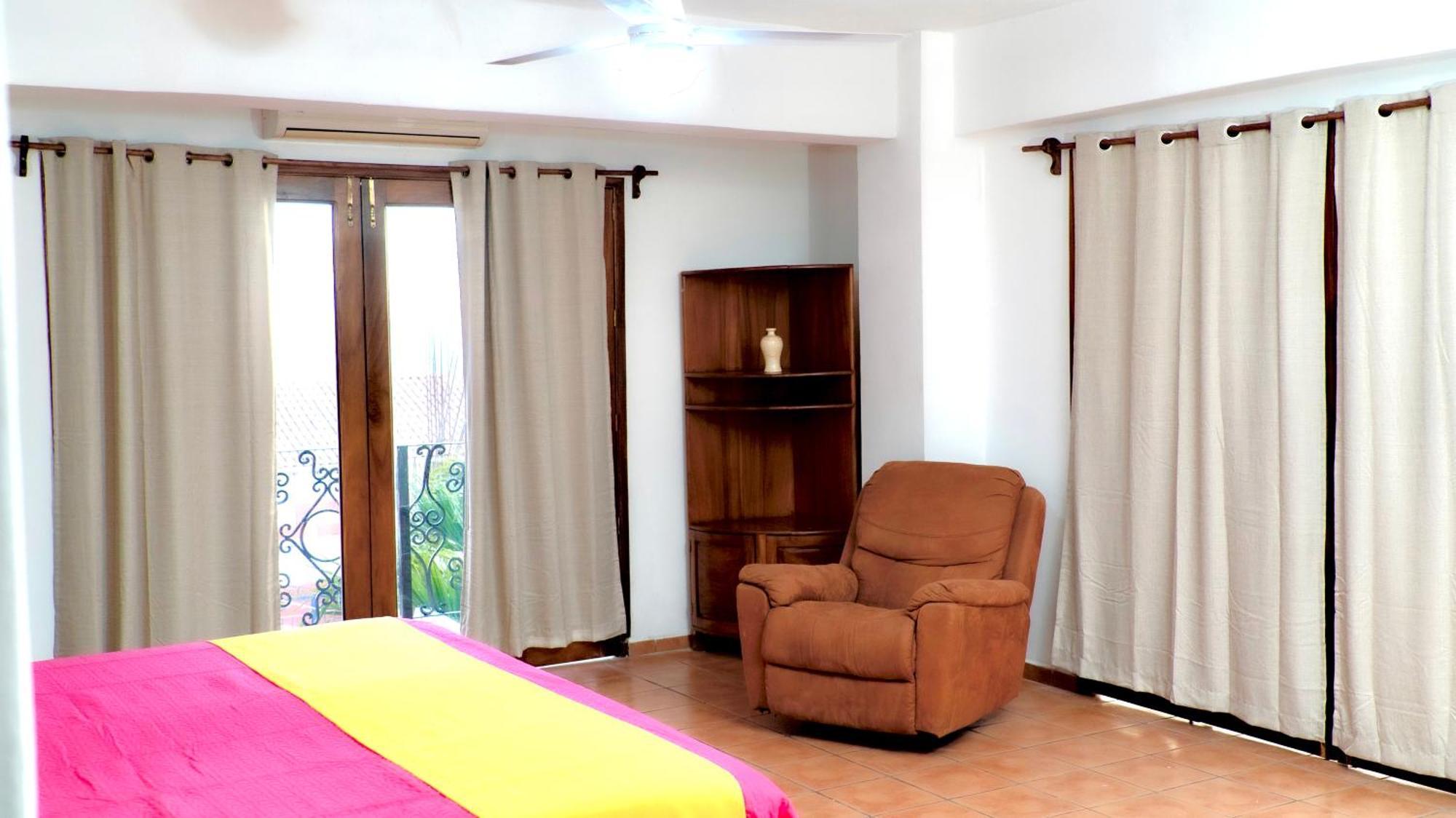 Pueblo Real Boutique *