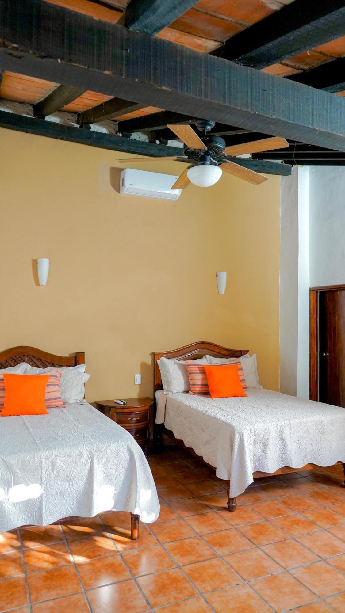 Pueblo Real Boutique Bed & Breakfast *