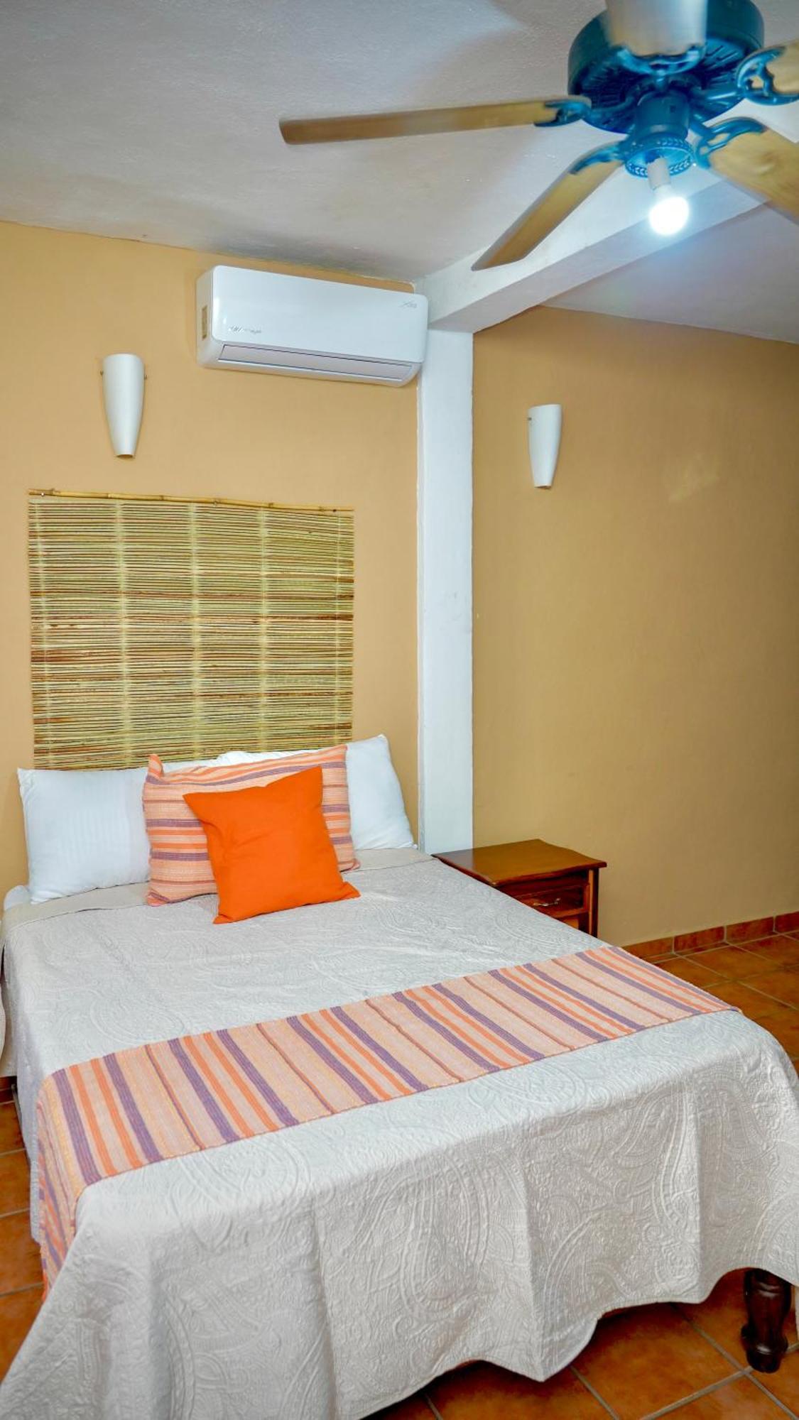 Pueblo Real Boutique Bed & Breakfast *