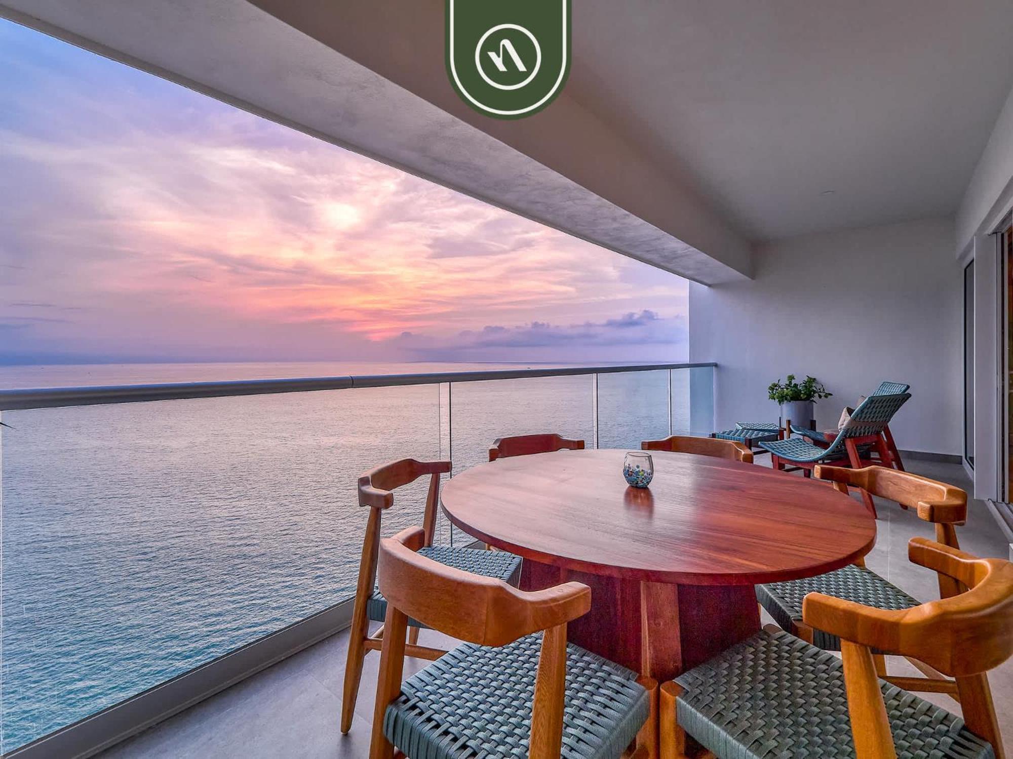 Luxury Oceanfront 3 Bedroom - Pools Apartment
