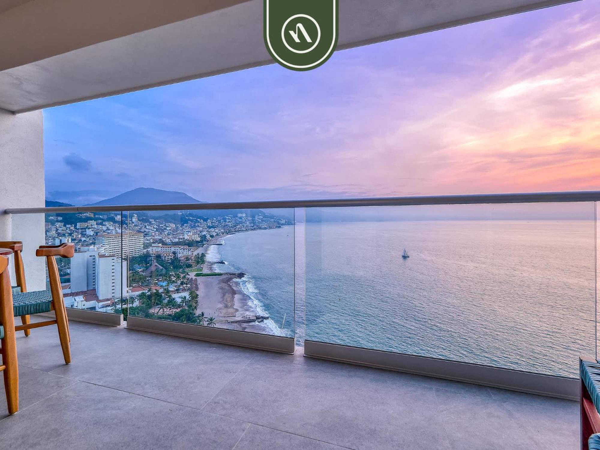 Luxury Oceanfront 3 Bedroom - Pools Apartment