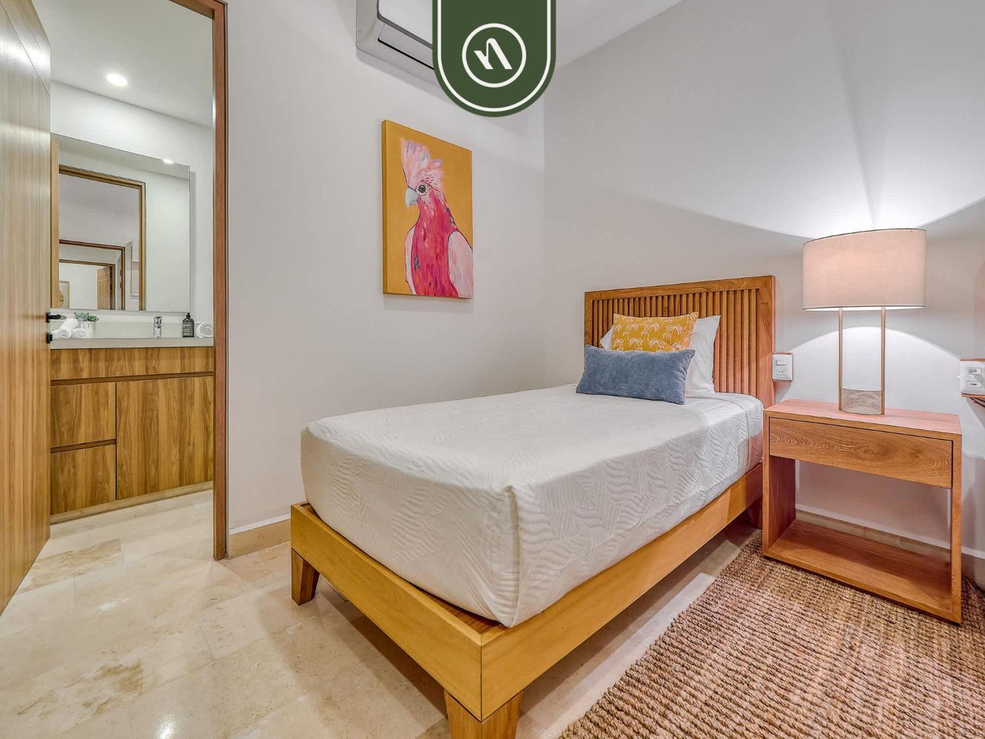 Luxury Oceanfront 3 Bedroom - Pools Apartment