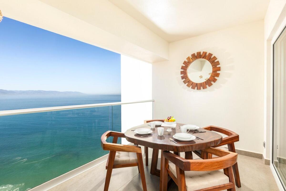 Stunning View Oceanfront Apartment *
