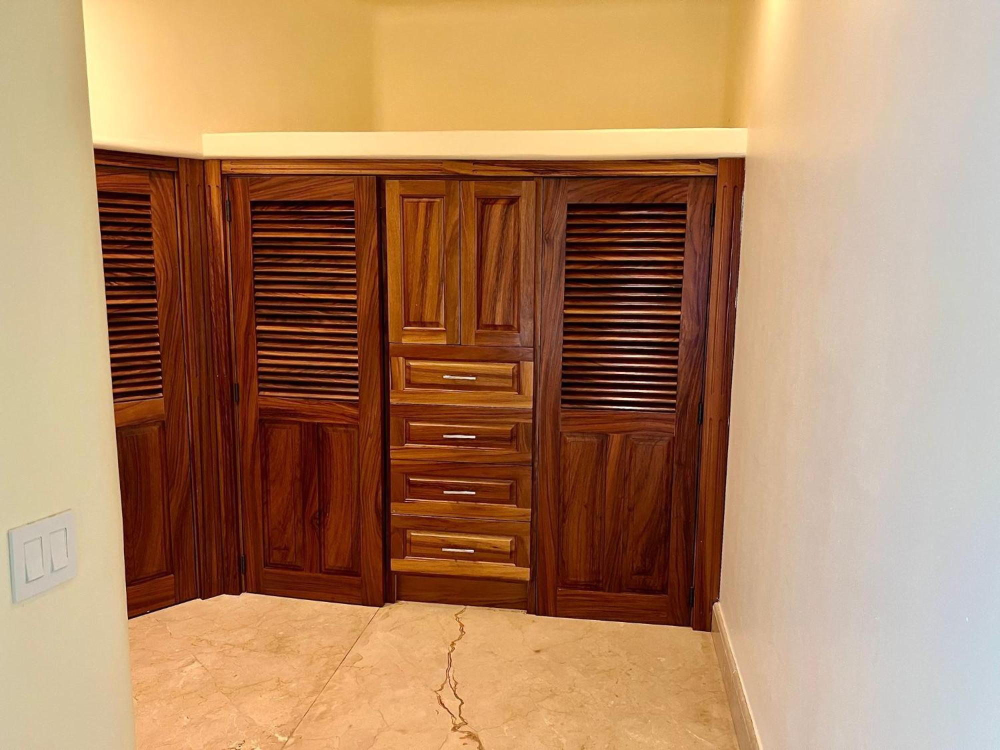 Luxury Frontage For Rent