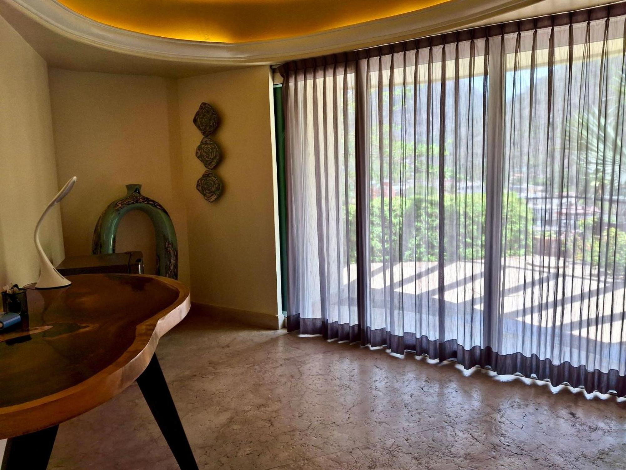 Luxury Frontage For Rent *