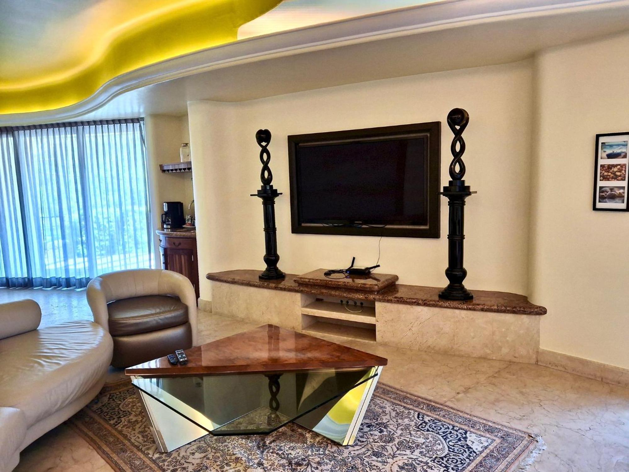 Villa Luxury Frontage For Rent