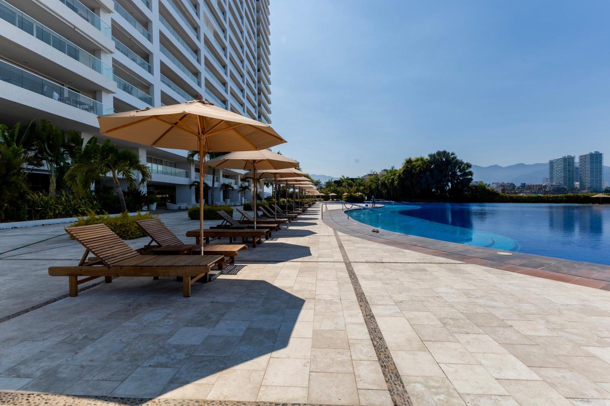 Capitalia Tres Mares Residences & Marina Apartahotel Puerto Vallarta