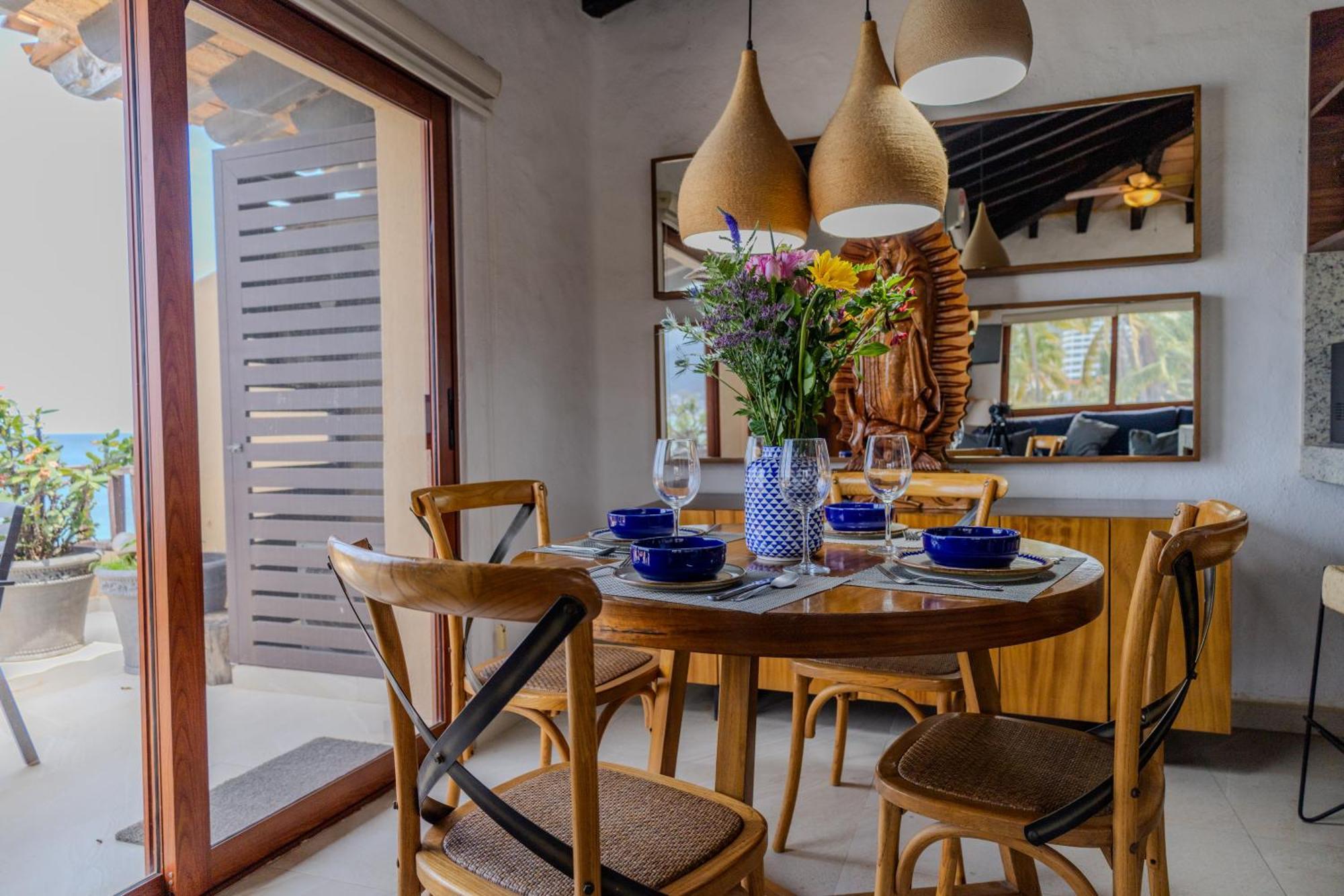Tules 501 One Bedroom With Ocean Views And Lush Palm Gardens *